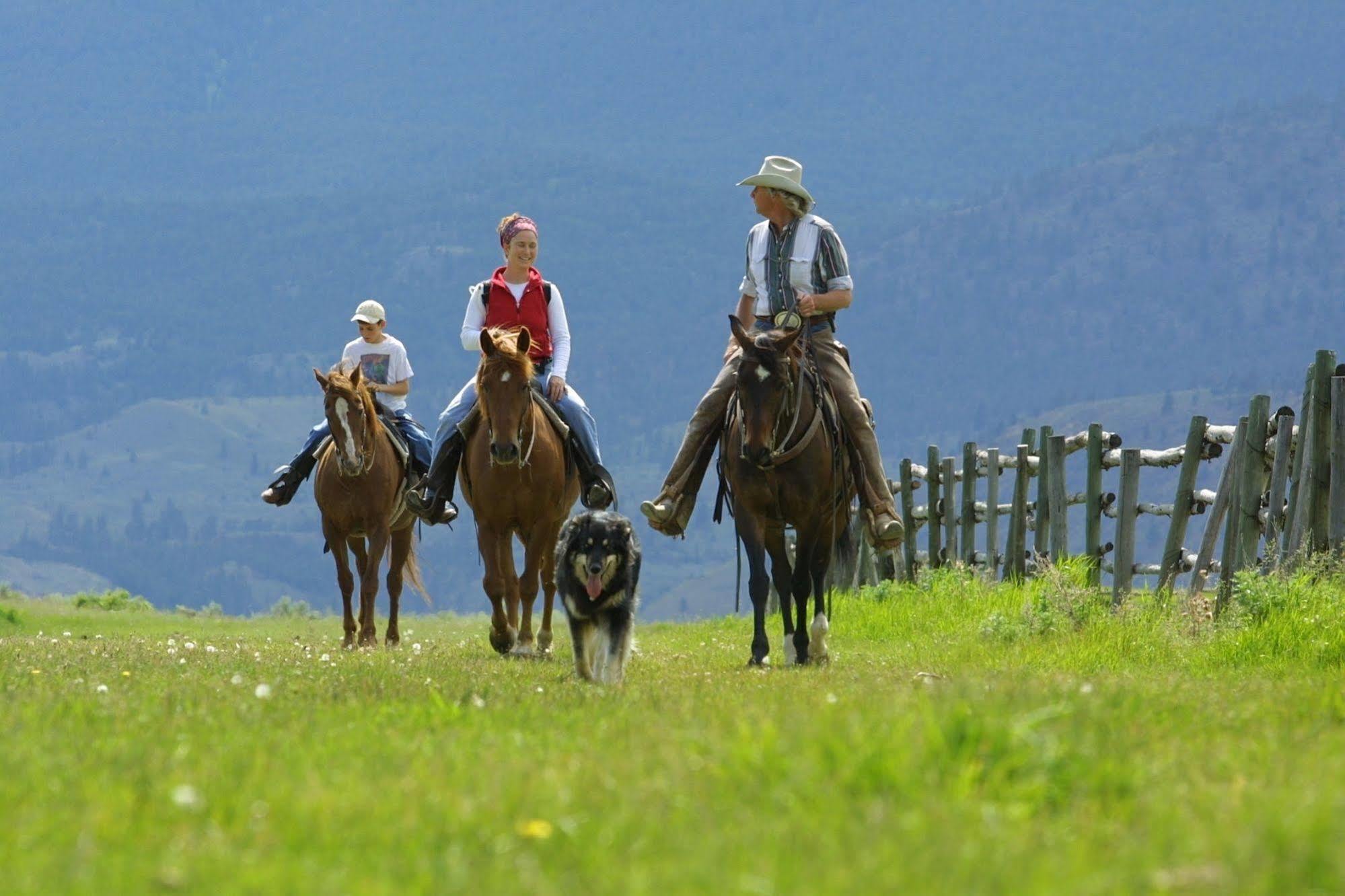 Sundance Guest Ranch Villa Ashcroft Eksteriør billede